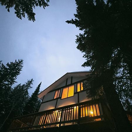 Alpine Meadows Lodge Голден Екстер'єр фото