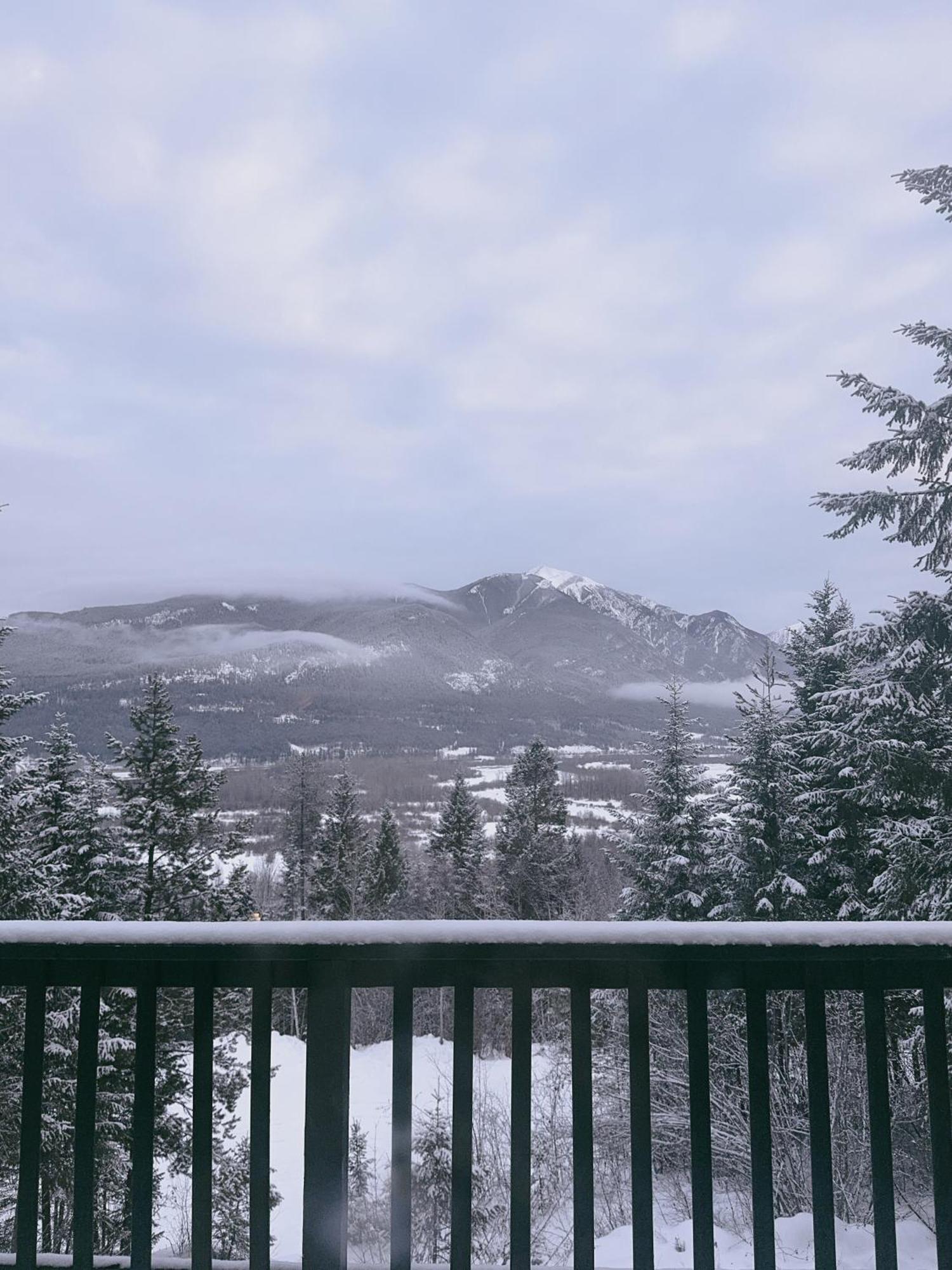 Alpine Meadows Lodge Голден Екстер'єр фото
