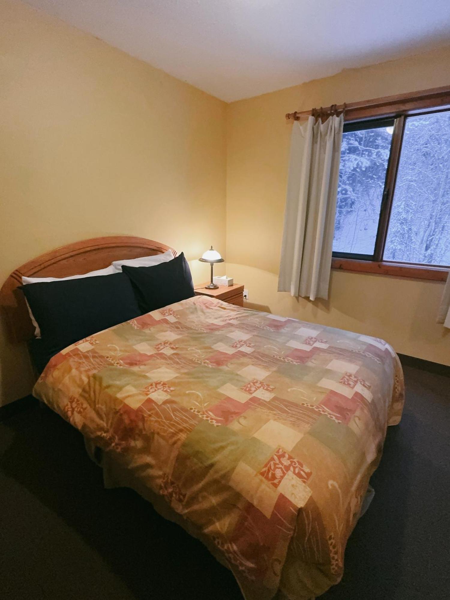 Alpine Meadows Lodge Голден Екстер'єр фото