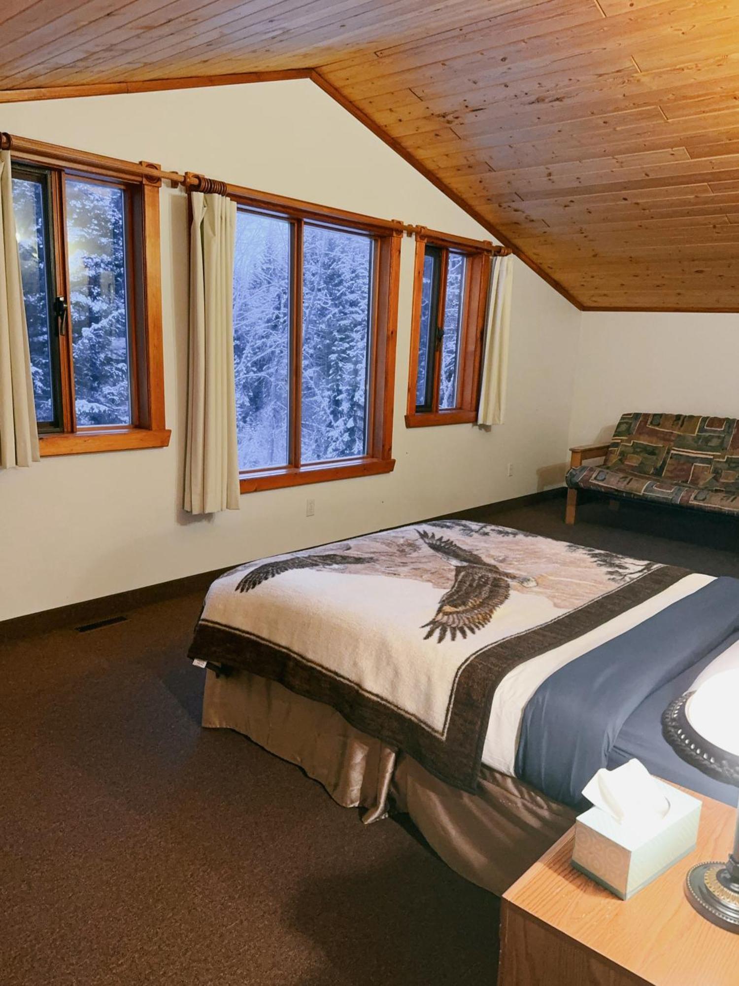 Alpine Meadows Lodge Голден Екстер'єр фото